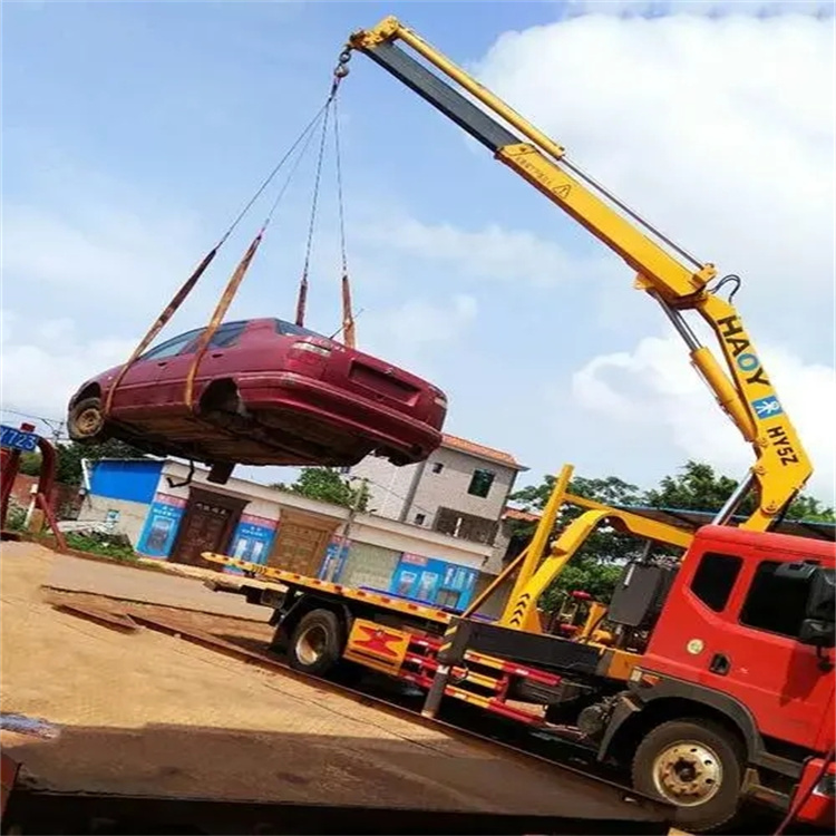 仁兴镇吊车吊汽车的正确方法